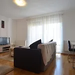 Dina 52 *