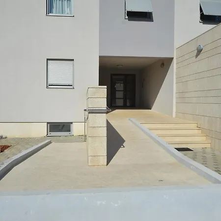 Dina 52