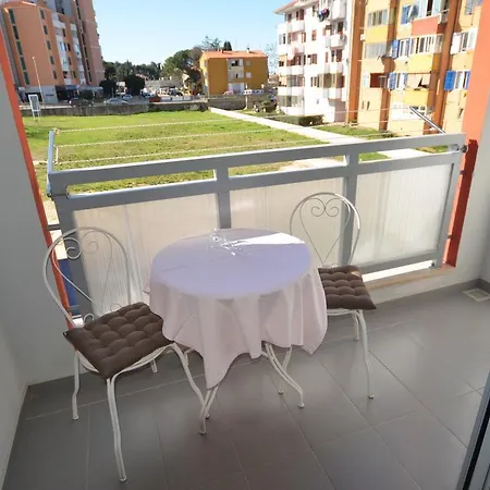 Apartamento Dina 52