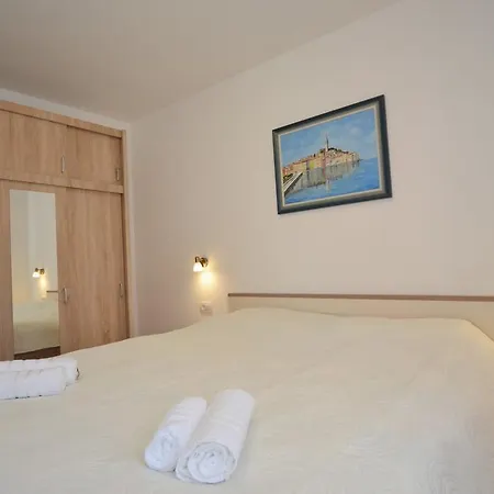 Dina 52 * Rovigno