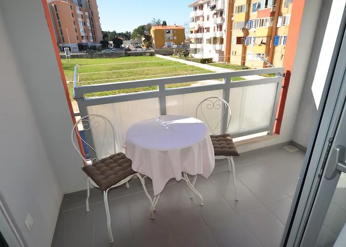 Апартаменты Dina 52